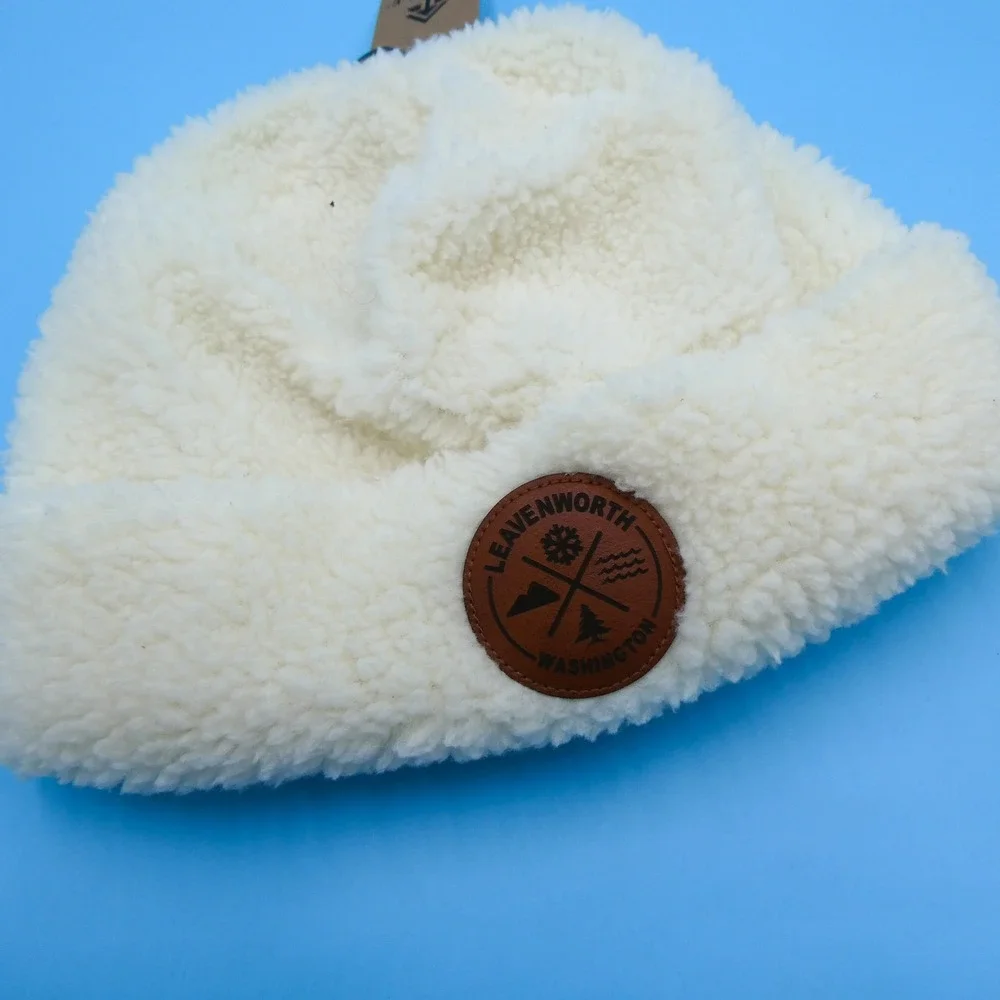 Locale Beanie Unisex One Size Leavenworth‎ Washington Sherpa Fleece Cream White